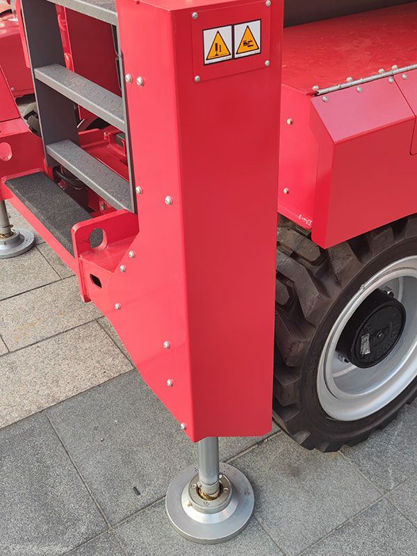 自行越野式剪叉型高空作業(yè)平臺(tái),XE-RT系列